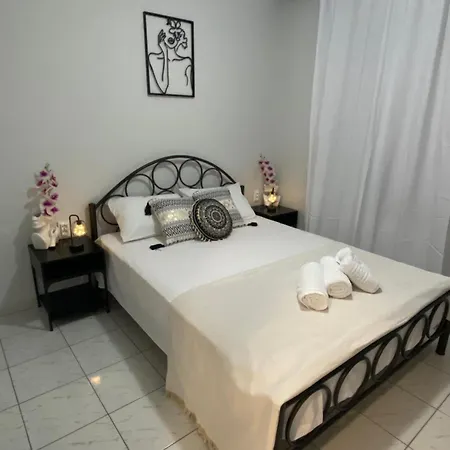 Peramore Apartment Néa Péramos